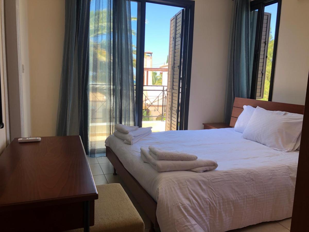 Theos Club Villas Полис Экстерьер фото